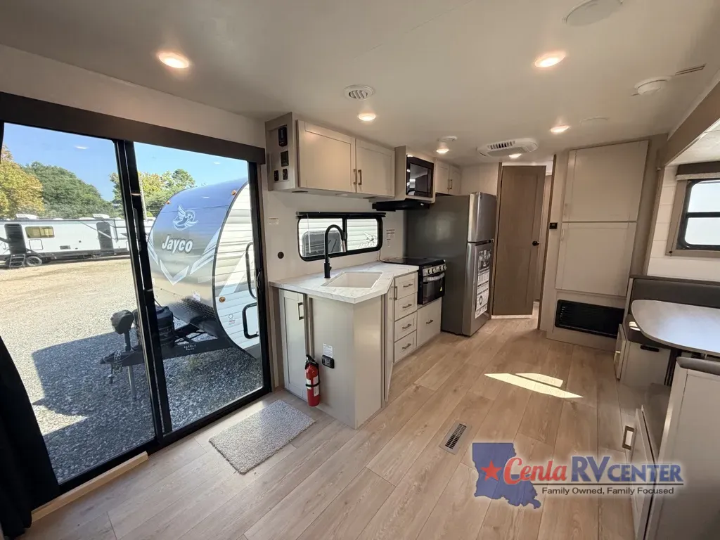 White 2027 Jayco JAY FLIGHT 380DQS for sale in Alexandria, LA