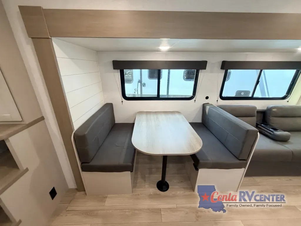 More photos of 2027 Jayco JAY FLIGHT SLX 270BHS at Cenla RV Center - Alexandria, LA