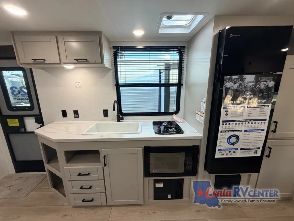 More photos of 2027 Jayco JAY FLIGHT SLX 270BHS at Cenla RV Center - Alexandria, LA