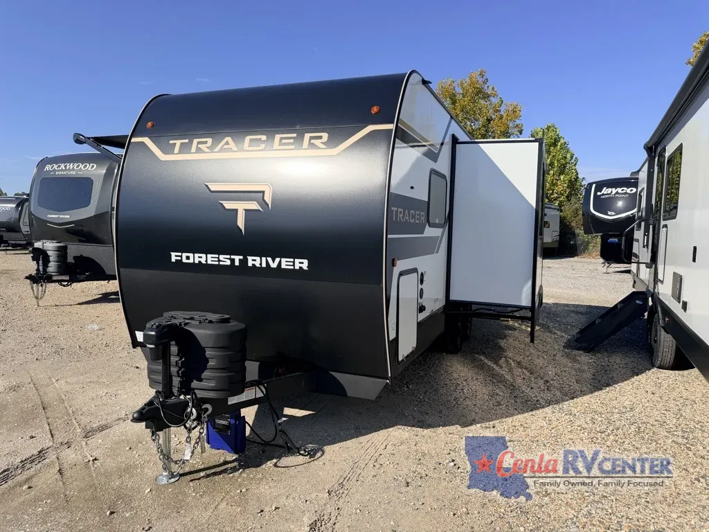 White 2027 Forest River TRACER 195RB for sale in Alexandria, LA
