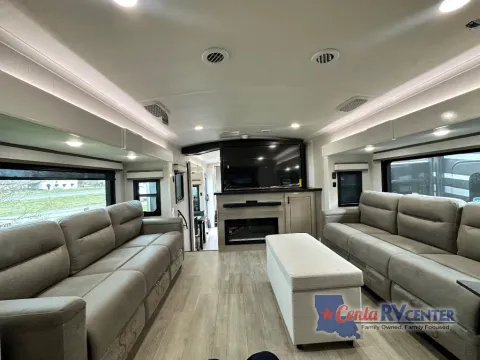 Another view of 2026 Jayco PINNACLE 39FLOK for sale in Monroe, LA at Cenla RV Center - Monroe
