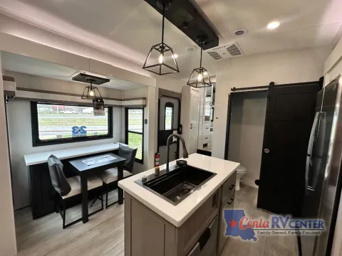 More photos of 2026 Jayco PINNACLE 39FLOK at Cenla RV Center - Monroe, LA
