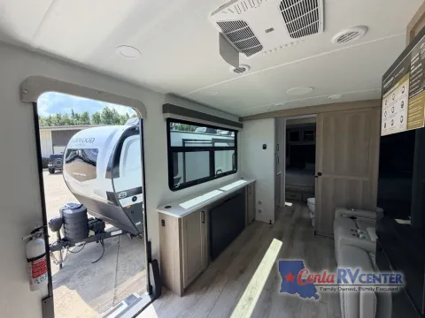 More photos of 2026 Forest River ROCKWOOD ULTRA LITE 301FKT at Cenla RV Center - Monroe, LA