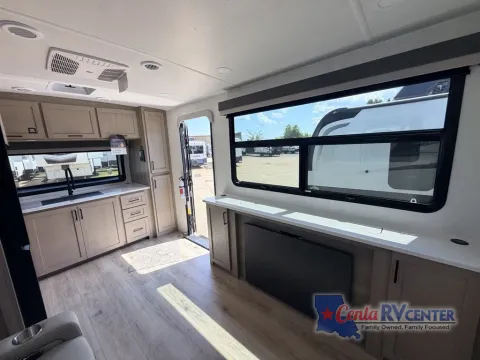 More photos of 2026 Forest River ROCKWOOD ULTRA LITE 301FKT at Cenla RV Center - Monroe, LA