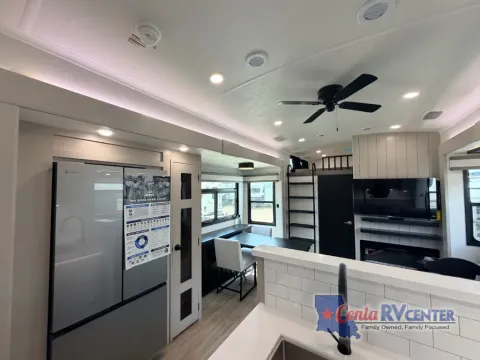 More photos of 2027 Jayco NORTH POINT 395DSDB at Cenla RV Center - Monroe, LA