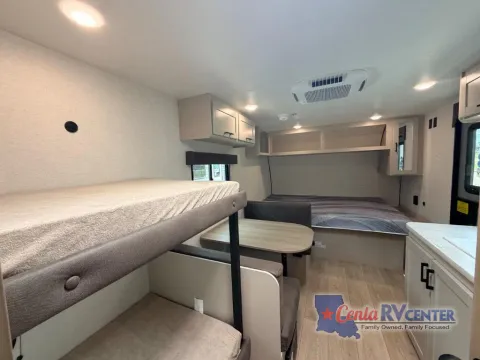 More photos of 2027 Jayco JAY FLIGHT SLX 170BH at Cenla RV Center - Monroe, LA