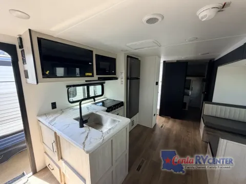More photos of 2027 Forest River PUMA 303BHCE at Cenla RV Center - Monroe, LA