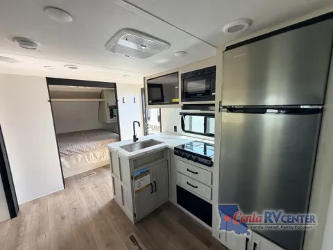 More photos of 2027 Forest River PUMA 305BHCE at Cenla RV Center - Monroe, LA