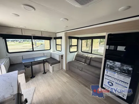 More photos of 2027 Jayco JAY FLIGHT SLX 210QB at Cenla RV Center - Monroe, LA