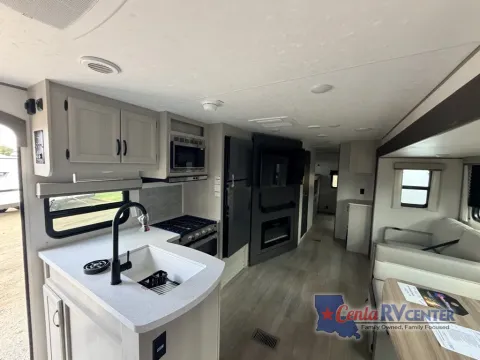 Another view of 2027 Coachmen RV CATALINA LEGACY 323BHDSCKLE for sale in Monroe, LA at Cenla RV Center - Monroe