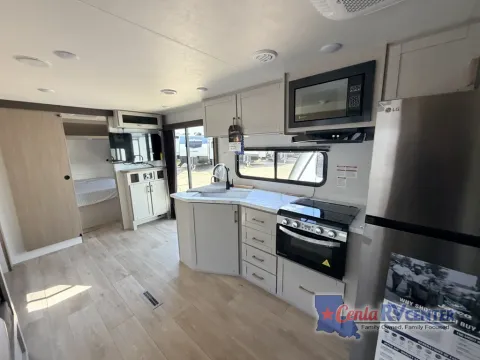 More photos of 2027 Jayco JAY FLIGHT 380DQS at Cenla RV Center - Monroe, LA