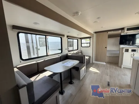 More photos of 2027 Jayco JAY FLIGHT 380DQS at Cenla RV Center - Monroe, LA