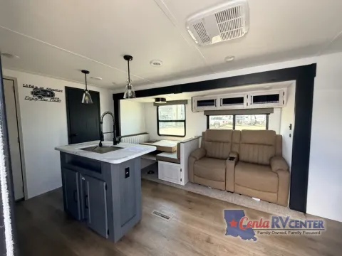 More photos of 2027 Forest River PUMA 32BHFS at Cenla RV Center - Monroe, LA