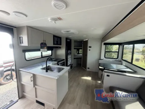 More photos of 2027 Jayco JAY FEATHER 26BHSL at Cenla RV Center - Monroe, LA