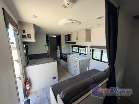 More photos of 2027 Jayco JAY FLIGHT SLX 260BH at Cenla RV Center - Monroe, LA