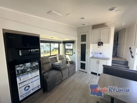 More photos of 2027 Jayco EAGLE SLE 24MLE at Cenla RV Center - Monroe, LA