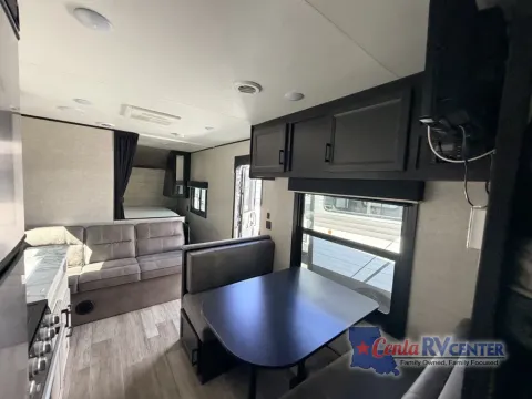 More photos of 2022 Jayco JAY FLIGHT 264BH at Cenla RV Center - Monroe, LA