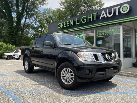 Photos of 2019 Nissan Frontier SV for sale in Columbus, IN at Green Light Auto - 25th St.