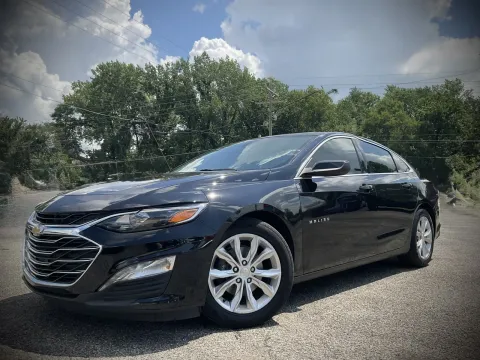 Photos of 2020 Chevrolet Malibu LT for sale in Columbus, IN at Green Light Auto - 25th St.