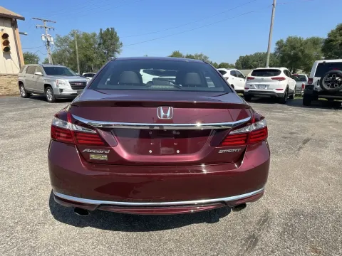 More photos of 2017 Honda Accord Sport at Green Light Auto - 25th St., IN