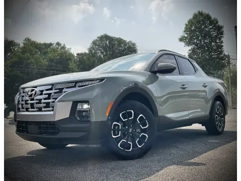 Photos of 2023 Hyundai Santa Cruz SEL Premium for sale in Columbus, IN at Green Light Auto - 25th St.