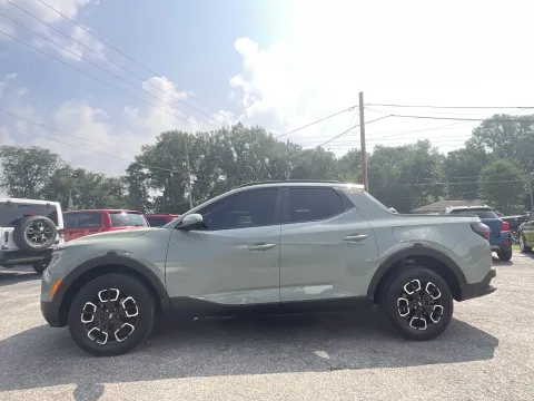 More photos of 2023 Hyundai Santa Cruz SEL Premium at Green Light Auto - 25th St., IN
