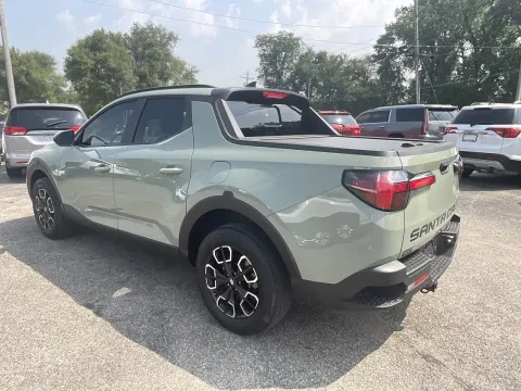More photos of 2023 Hyundai Santa Cruz SEL Premium at Green Light Auto - 25th St., IN