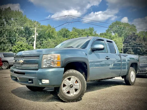 Photos of 2011 Chevrolet Silverado 1500 LT for sale in Columbus, IN at Green Light Auto - 25th St.