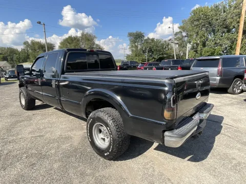 More photos of 2000 Ford F350 at Green Light Auto - 25th St., IN