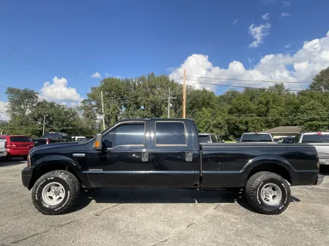 Another view of 2000 Ford F350 for sale in Columbus, IN at Green Light Auto - 25th St.