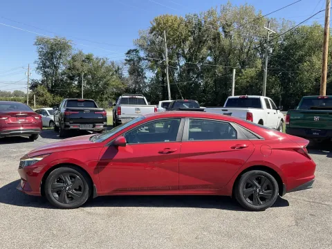 Another view of 2022 Hyundai Elantra SEL for sale in Columbus, IN at Green Light Auto - 25th St.