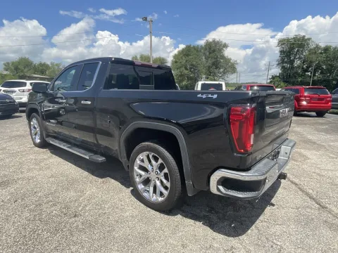 More photos of 2019 GMC Sierra 1500 SLT at Green Light Auto - Jonesville Road, IN