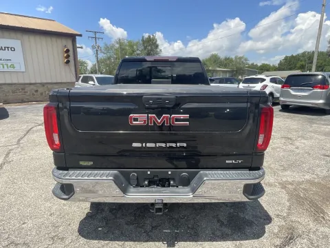 More photos of 2019 GMC Sierra 1500 SLT at Green Light Auto - Jonesville Road, IN