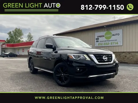 Black 2017 Nissan Pathfinder SL for sale in Columbus, IN