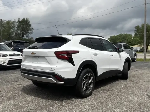 More photos of 2024 Chevrolet Trax LT at Green Light Auto - Jonesville Road, IN