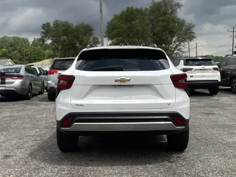 More photos of 2024 Chevrolet Trax LT at Green Light Auto - Jonesville Road, IN