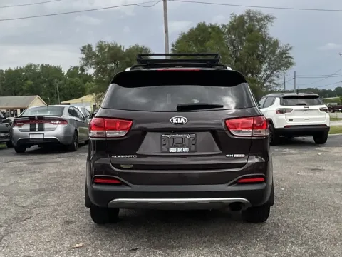 More photos of 2016 KIA Sorento EX at Green Light Auto - Jonesville Road, IN