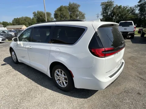 More photos of 2022 Chrysler Pacifica Touring L at Green Light Auto - Jonesville Road, IN