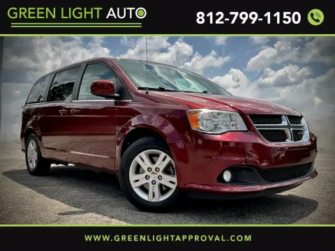 Red 2019 Dodge Grand Caravan SXT for sale in Columbus, IN