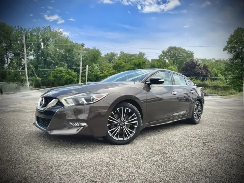Photos of 2016 Nissan Maxima Platinum for sale in Columbus, IN at Green Light Auto - Jonesville Road
