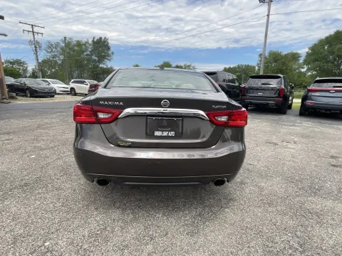 More photos of 2016 Nissan Maxima Platinum at Green Light Auto - Jonesville Road, IN