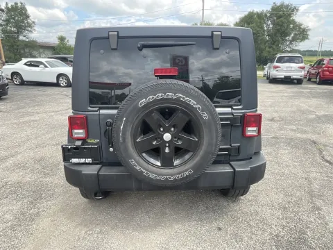 More photos of 2017 Jeep Wrangler Unlimited Sport at Green Light Auto - Jonesville Road, IN