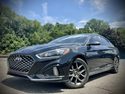 Photos of 2019 Hyundai Sonata Limited for sale in Columbus, IN at Green Light Auto - Jonesville Road