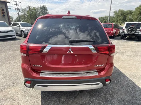 More photos of 2019 Mitsubishi Outlander ES at Green Light Auto - Jonesville Road, IN