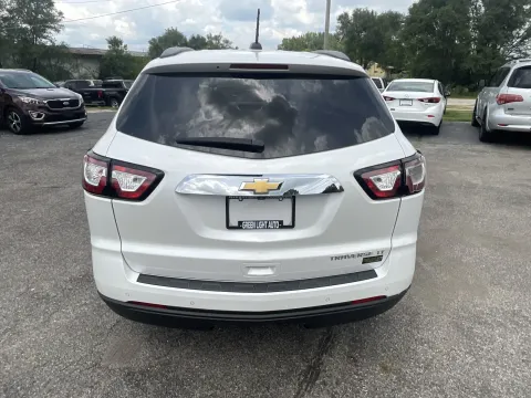 More photos of 2016 Chevrolet Traverse 2LT at Green Light Auto - Jonesville Road, IN
