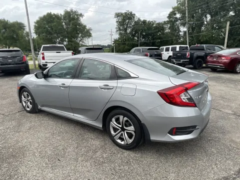 More photos of 2018 Honda Civic LX at Green Light Auto - Jonesville Road, IN