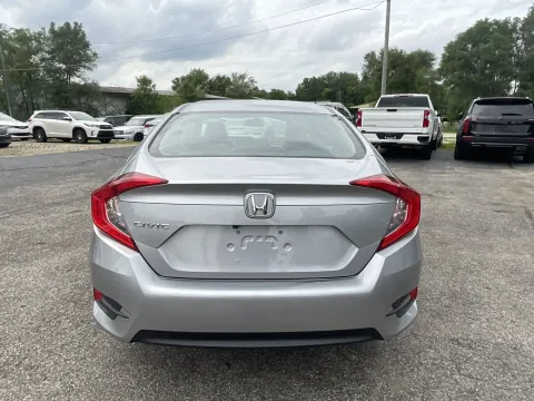 More photos of 2018 Honda Civic LX at Green Light Auto - Jonesville Road, IN