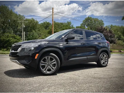 Photos of 2023 KIA Seltos LX for sale in Columbus, IN at Green Light Auto - Jonesville Road