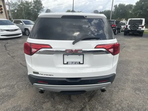 More photos of 2018 GMC Acadia SLE2 at Green Light Auto - Jonesville Road, IN