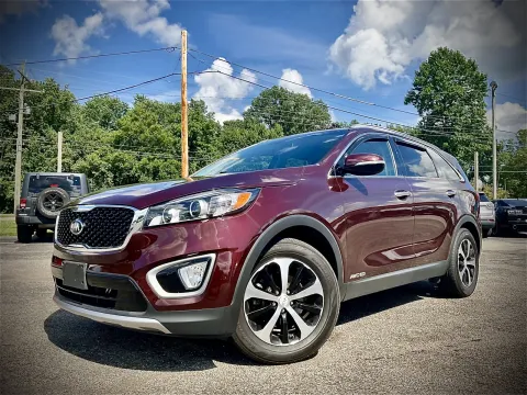 Photos of 2017 KIA Sorento EX for sale in Columbus, IN at Green Light Auto - Jonesville Road